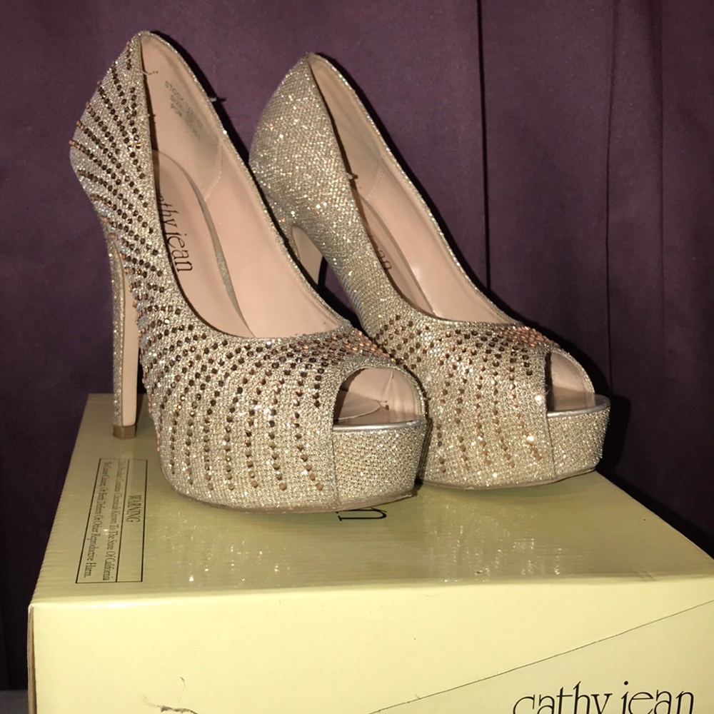 Cathy Jean Rose Gold Peep-Toe Pumps